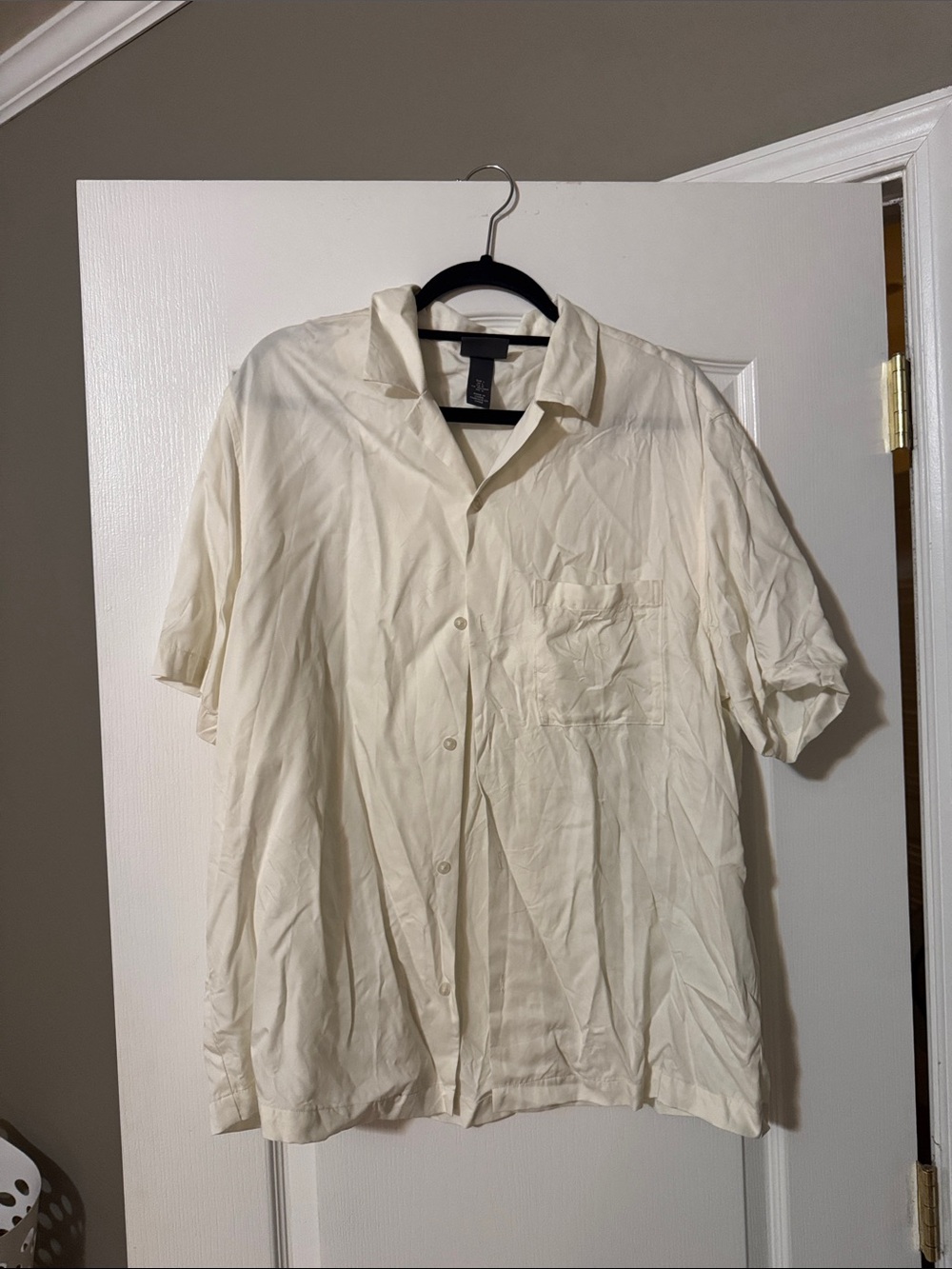 H&M Men's Short-Sleeve Button-Down Shirt in Off-White/Cream